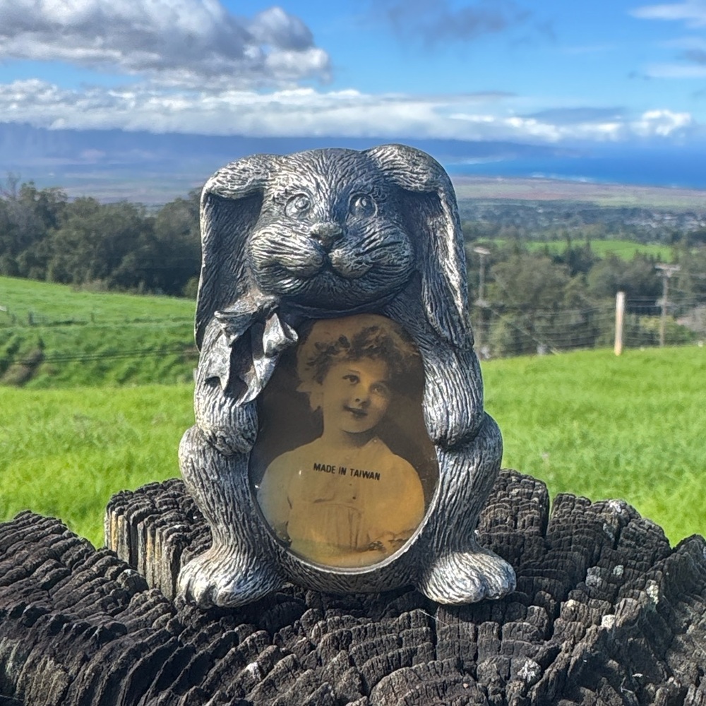 Tiny Vintage pewter Bunny picture frame